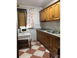 Appartement à Baena. Piso planta baja buenisima zona, en esquina. 2 dor. a un paso de