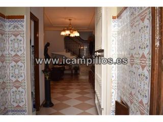 Casa a Baena. Gran casa de dos plantas cerca de la iglesia de san bartolome