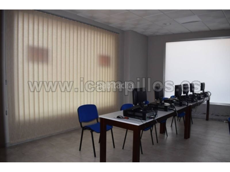 Foto bd634ccd-c375-4c27-8096-7d98cfd3c44f. Local comercial a Baena