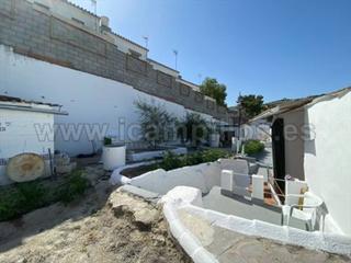Casa a Baena. Casa con patio de 208m2