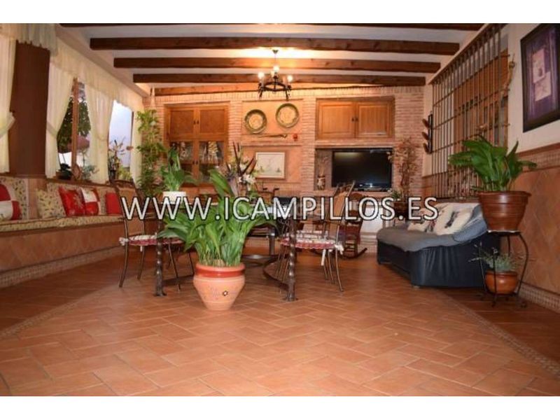 Foto a9fb69d6-1397-4936-9182-a27a6cc37115. Casa amb aparcament a Baena