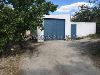 Residential Plot in Priego de Córdoba. Solar de 450 m2 apro. urbano. con 2 naves.