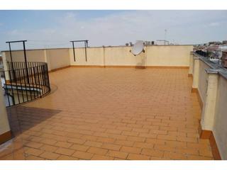 Pis a Baena. Piso buena zona con terraza privativa.