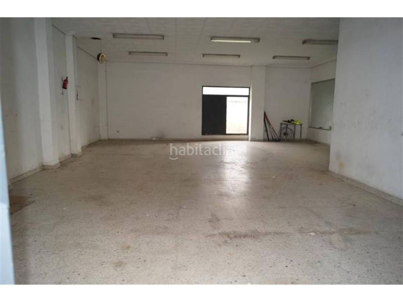 Foto 46c33452-a0a1-443f-9866-c54fd27efbfc. Local comercial a Baena