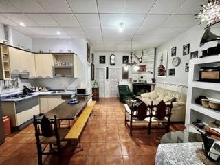 Mas à Castro del Río. Casa ideal para sus días de descanso de 70m2,  con magnificas zo