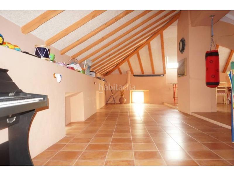 Foto a477223b-fadc-4285-b901-5f3c0e9e4bcf. Casa gran casa unica en la zona, estilo rustico, con cochera y piscina, en Baena