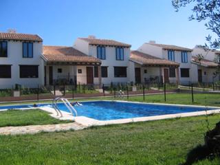 Xalet a Luque. Chalet con piscina, calefacción. cochera, 3 dor. 2 baños.