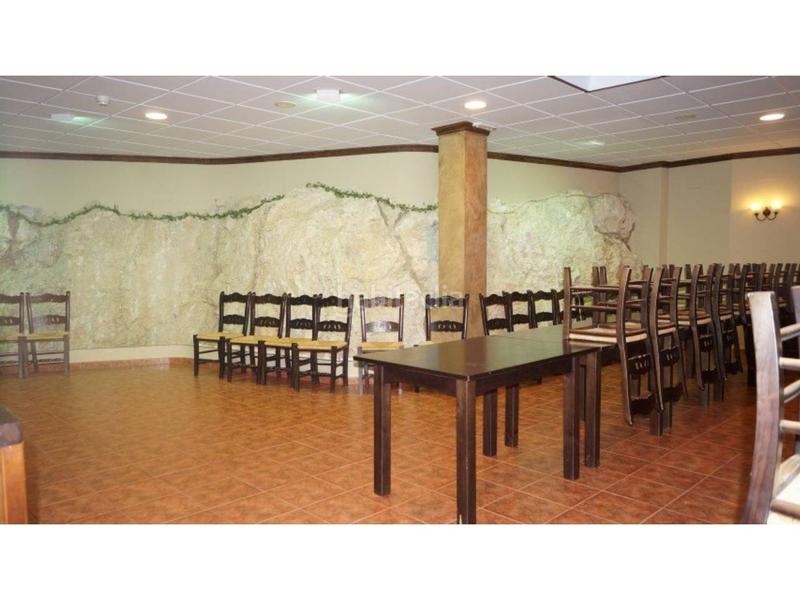 Foto eb4115a8-f94a-4790-88c4-566b7d130310. Local comercial restaurante con chimenea de 130m2 en Zuheros