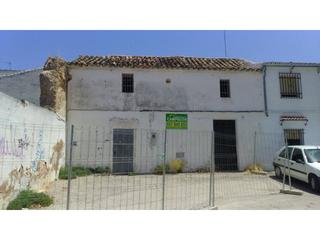 Casa a Baena. Casa enmarcada en un solar de 200m2