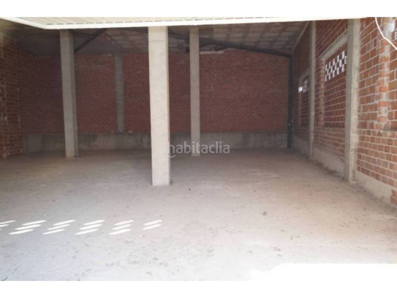 Foto a51bff0b-10d3-4713-9c7e-5a6b8f1ec2c7. Local comercial a Baena
