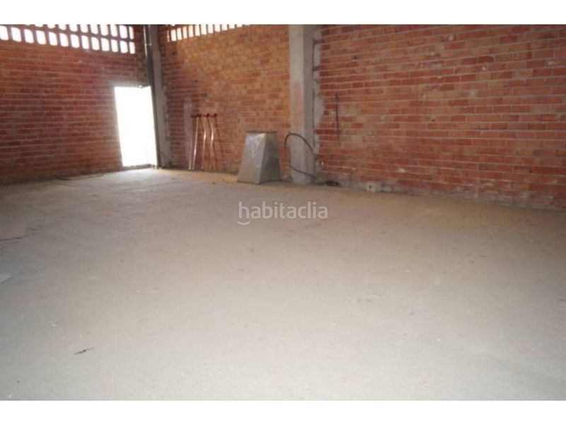Foto cbedddf4-b7c7-40bd-a082-077cd376c152. Local comercial a Baena