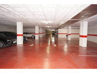 Aparcament cotxe a Baena. Parking en la zona mas concurrida de baena, olvidese del aparcam