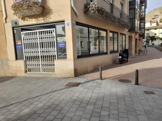 Alquiler Local Comercial en Paseo san nicols de francia 19. Alquilo local comercial con amplios escaparates zona comercial