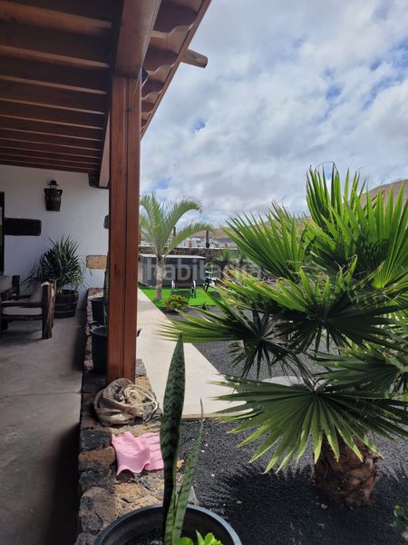 Foto 1e989731-da31-4afd-82d6-07ec2f91ed4e. Masia amb aparcament a Tinajo