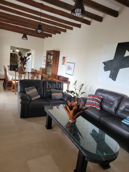 Foto 3140fb2e-8589-45b9-89b8-7fbe4e804bce. Masia amb aparcament a Tinajo