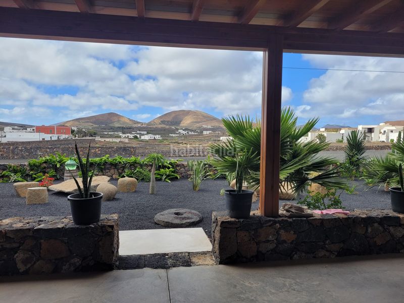 Foto db25fd69-3585-4452-9c9d-52b5055914c4. Masia amb aparcament a Tinajo