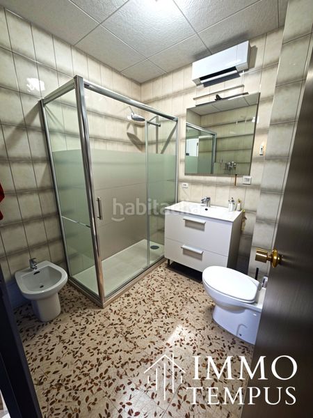 Foto 1088c87f-f572-44bb-9c82-8b39286ca698. Casa amb xemeneia aparcament a Egara Terrassa
