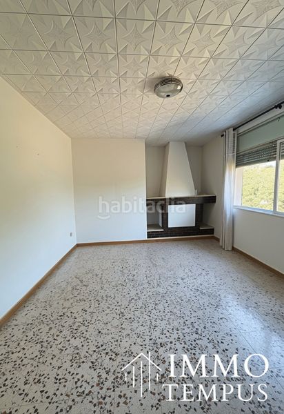 Foto c97d82c0-d5f1-438f-86c2-76e8f77cb984. Casa amb xemeneia aparcament a Egara Terrassa