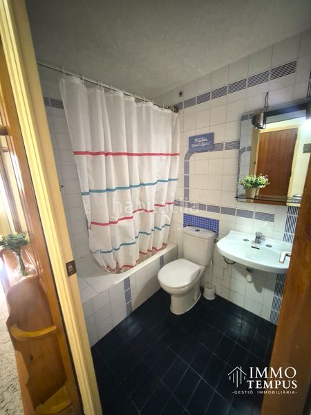 Foto 21a8d552-6661-4e85-bdd9-4360df488a9d. Pis amb xemeneia aparcament a Nucli Urbà Esparreguera
