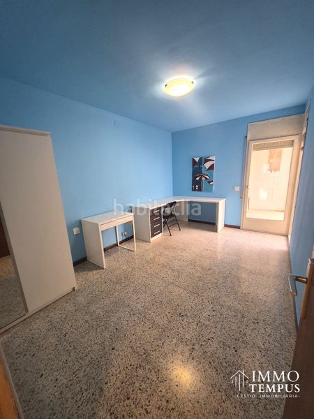 Foto 93fe46c9-67b2-4b42-9c05-a22f4e38abd8. Pis amb xemeneia aparcament a Nucli Urbà Esparreguera