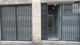 Lloguer Local Comercial a Avinguda de la mare de d�u de montserrat 230. Local de 15 m2 en alquiler, ubicado en horta