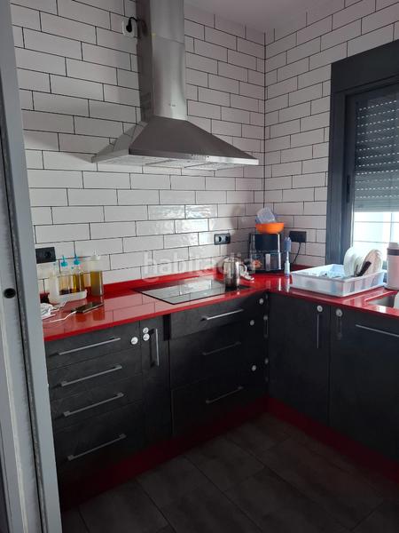 Foto a15bdbea-aac0-42cb-b47b-19b97cbb4936. Casa gran casa en Rociana del Condado