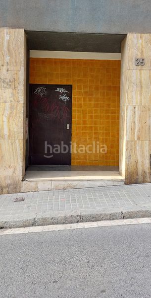 Foto beb87c1f-f1c7-4ffd-b5f7-e93cac458202. Aparcament cotxe a carrer de la mare de déu del coll 25 a Barcelona