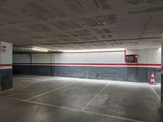Autoparkplatz in Carrer del joncar 14. Gran plaza de parking para turismo, moto y/o bicicleta