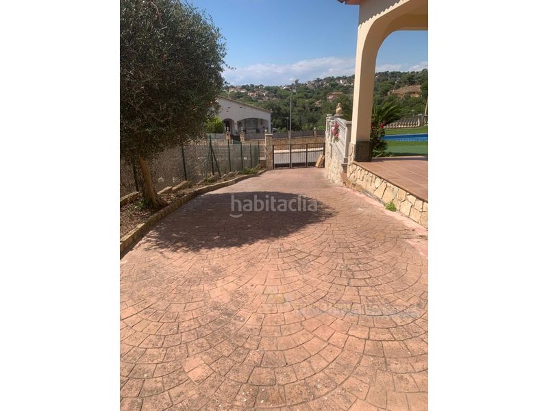 Foto 338ed40b-a1f1-46dd-a4a2-640363e6d9dc. Casa a avinguda mil·lenni 30 a Lloret Residencial - Montlloret Lloret de Mar