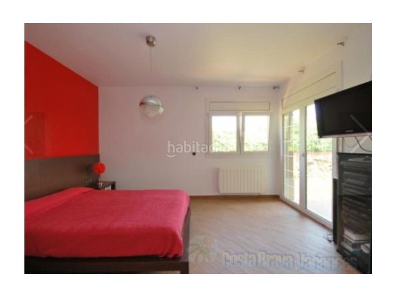 Foto 98bed504-b174-4d05-b9d1-32524abffe81. Casa a Aiguaviva Parc Vidreres