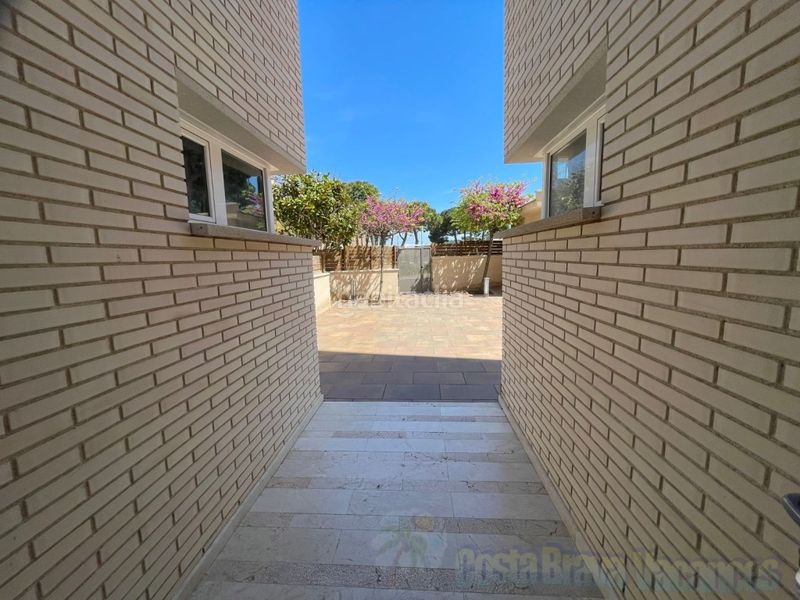 Foto 4ce94c76-fe3d-4097-b5c0-4b577777308a. Piso vivir en el paraíso es posible! descubre este maravilloso apartamento planta baja , 2 habs. en el exclusivo complejo de santa clot en Lloret de Mar