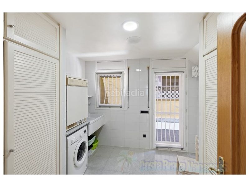 Foto f0c1db0c-bc9e-49c0-b8db-5b70f6961f94. Casa a Centre Blanes