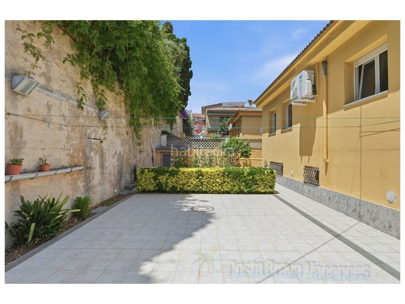 Foto fdf5ea51-69e3-48d7-85dd-c8025a44470c. Casa a Centre Blanes