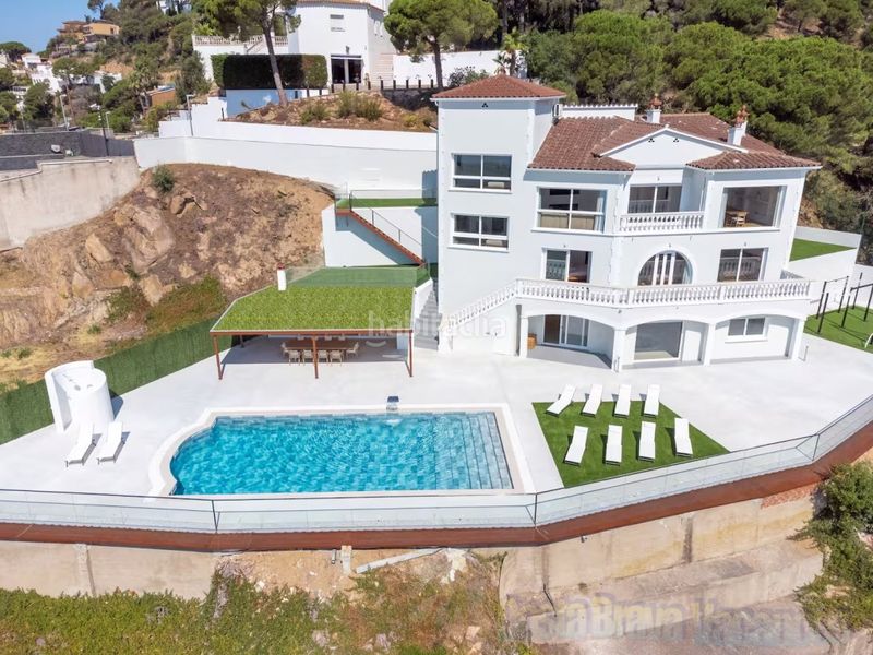 Foto 0f1fd5ac-2a02-4c1b-a59c-aaf497edbb76. Casa amb aparcament a Roca Grossa Lloret de Mar