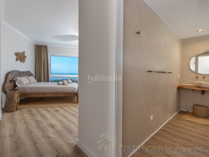 Foto 39d8dacb-aace-4df5-8d91-ca5fe3e285d7. Casa amb aparcament a Roca Grossa Lloret de Mar
