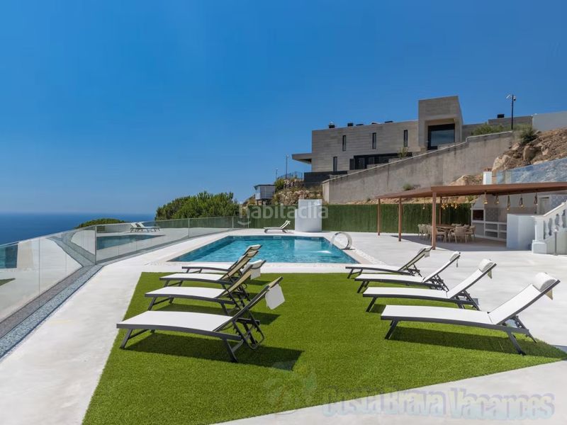 Foto 52784850-c7f3-4414-8a48-45ff79fe0ff4. Casa amb aparcament a Roca Grossa Lloret de Mar