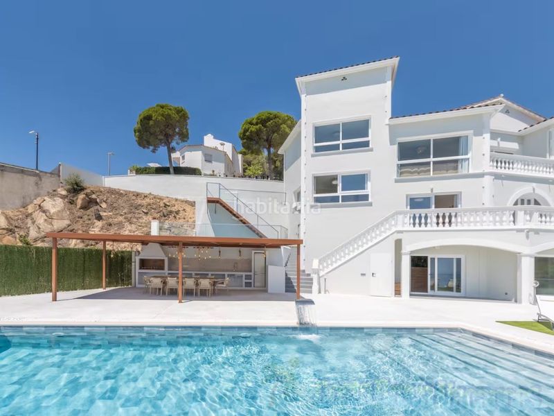 Foto 7bf15c8d-4cd8-4980-8f83-a4338d168529. Casa amb aparcament a Roca Grossa Lloret de Mar
