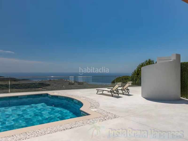 Foto c3c78c36-0c83-40af-9648-b37cad81ab2e. Casa amb aparcament a Roca Grossa Lloret de Mar