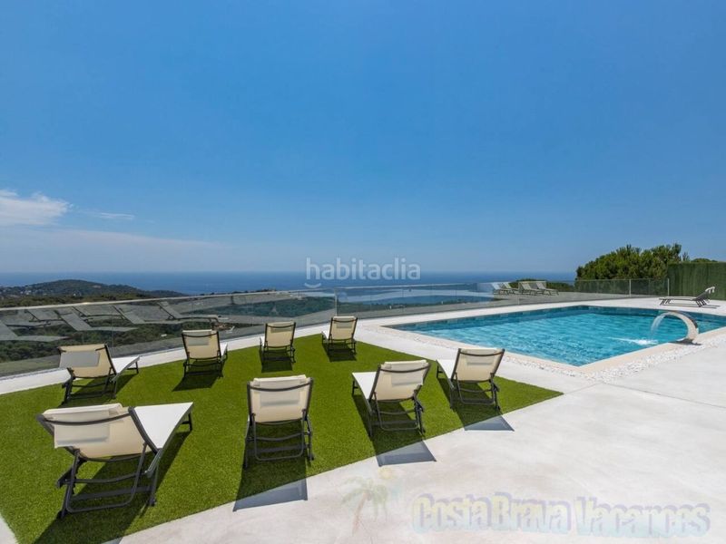 Foto c5f86742-e2ba-4f11-9508-fda941dbbc07. Casa amb aparcament a Roca Grossa Lloret de Mar