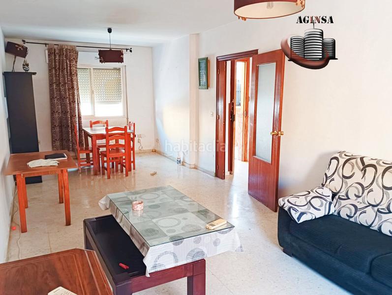 Foto 2047f498-8979-4acd-8412-52c7ced7e0e1. Semi detached house in calle fernando martín 2 in Guillena