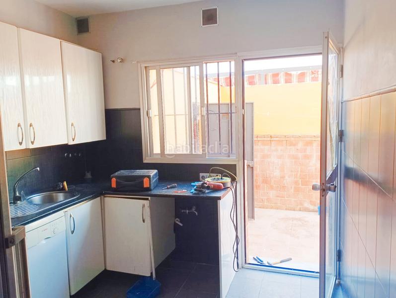 Foto 62d2c884-f341-4ffc-93a4-4c265e80ea55. Semi detached house in calle fernando martín 2 in Guillena