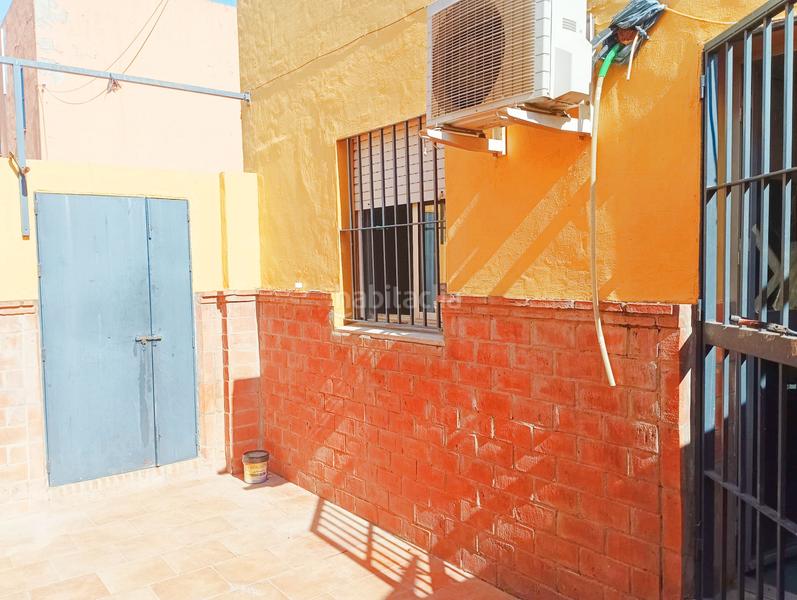 Foto 6d1eea24-5ef9-484d-8a09-8f627b5eaf62. Semi detached house in calle fernando martín 2 in Guillena