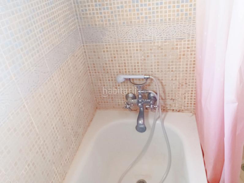 Foto fa7551a7-0f1f-4700-aaac-9da396d9d824. Semi detached house in calle fernando martín 2 in Guillena