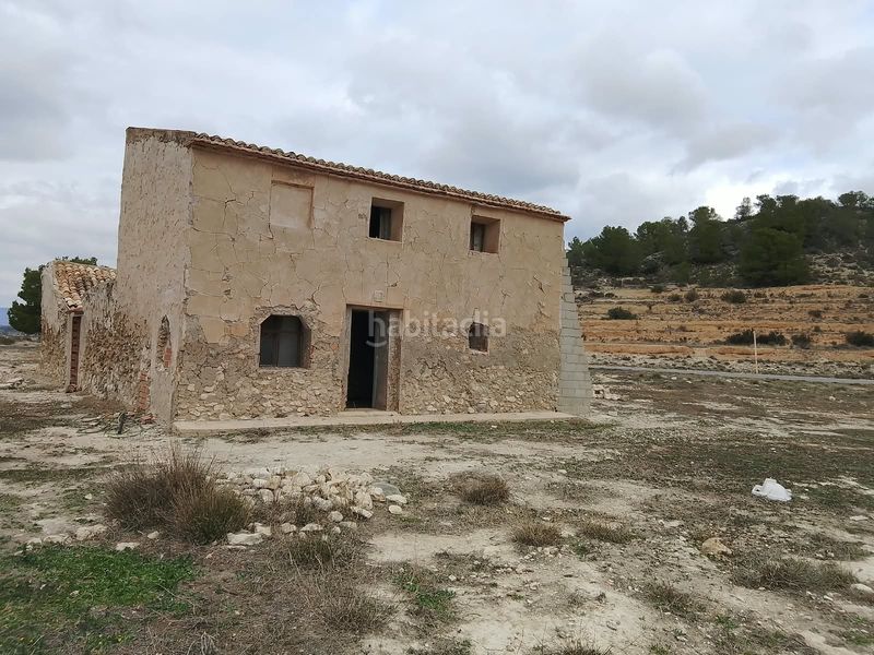 Foto 6fc301d1-0e56-464a-a271-69279b744153. Casale con parcheggio in Tibi