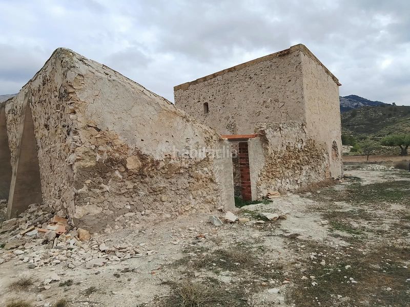 Foto d433f4a4-3562-4781-83f4-a9ac0239e8a1. Casale con parcheggio in Tibi