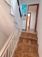 Masia  Avinguda les llometes. Casa rustica y luminosa con fachada a tres calles