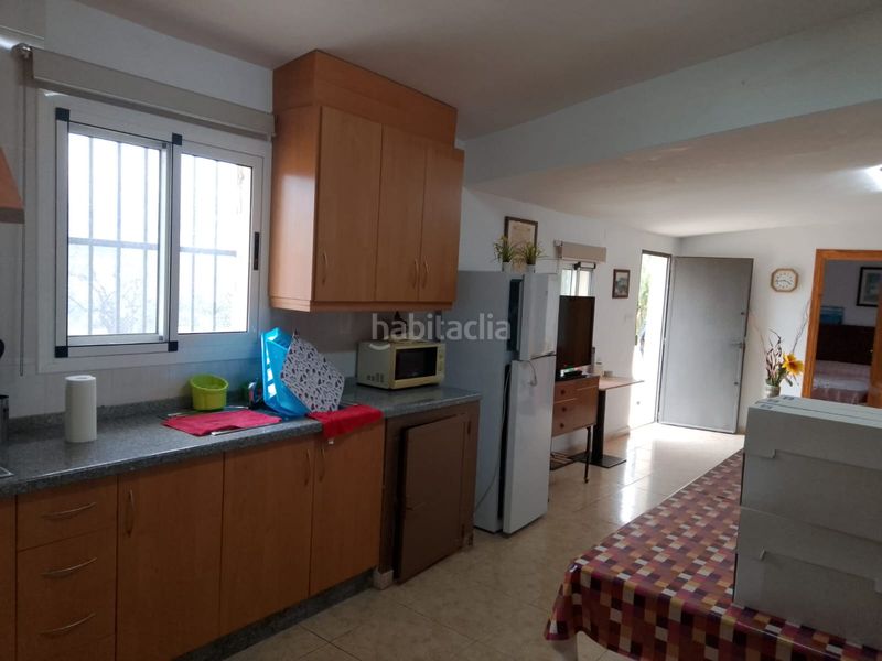 Foto 1cf3f363-df89-48e8-94d4-de7d9ea97e33. Xalet amb xemeneia aparcament a Tibi