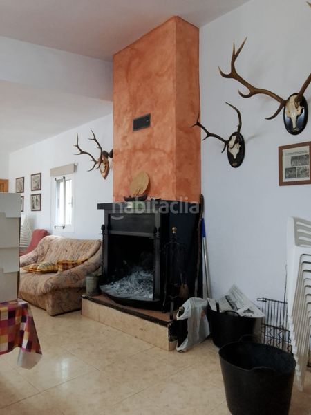 Foto d8ad2d8e-4a69-4457-be09-3e4fed8d7b39. Xalet amb xemeneia aparcament a Tibi