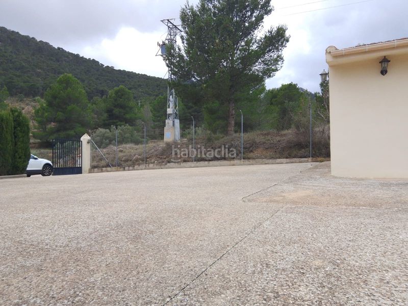 Foto f8e83b05-76ce-49f8-908c-529032b3aa31. Xalet amb xemeneia aparcament a Tibi