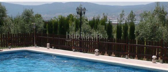 Foto 79603f77-718c-421c-85c6-e0b2b290b45f. Xalet amb xemeneia aparcament piscina a Onil